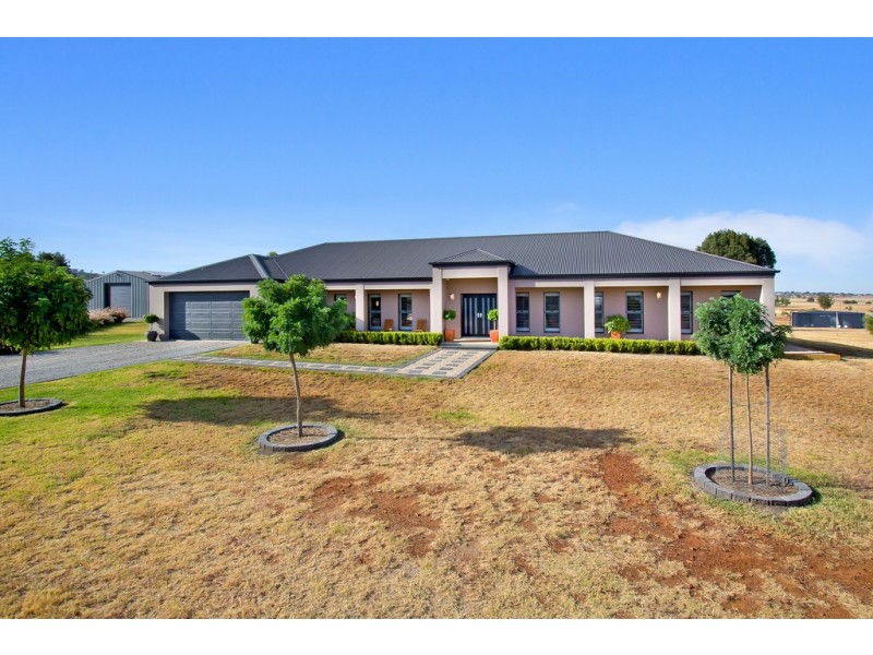 16 Kingfisher Drive, Moore Creek NSW 2340