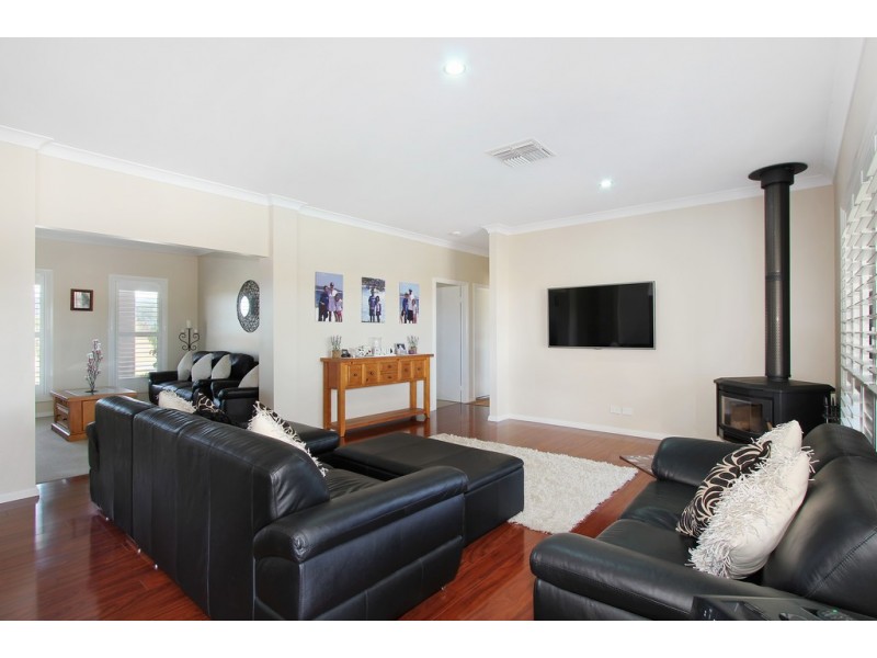 16 Kingfisher Drive, Moore Creek NSW 2340