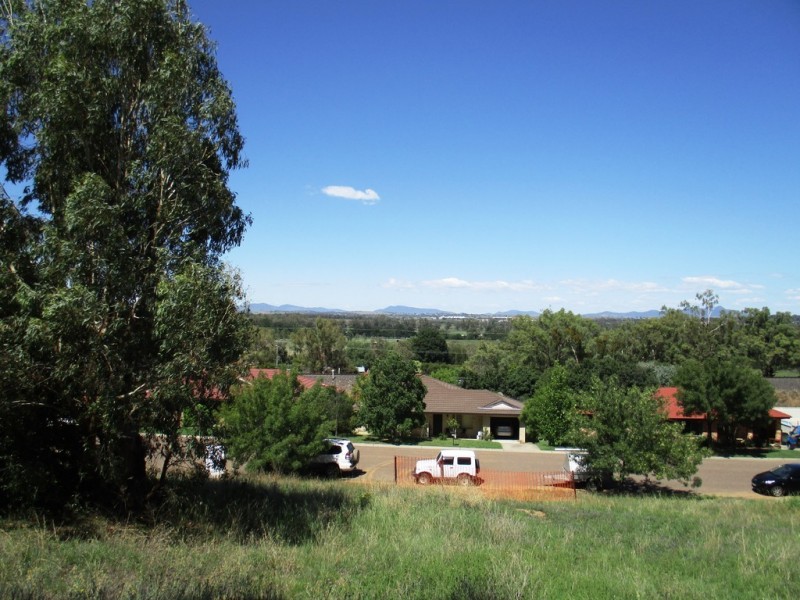 60 Valley Drive, Tamworth NSW 2340