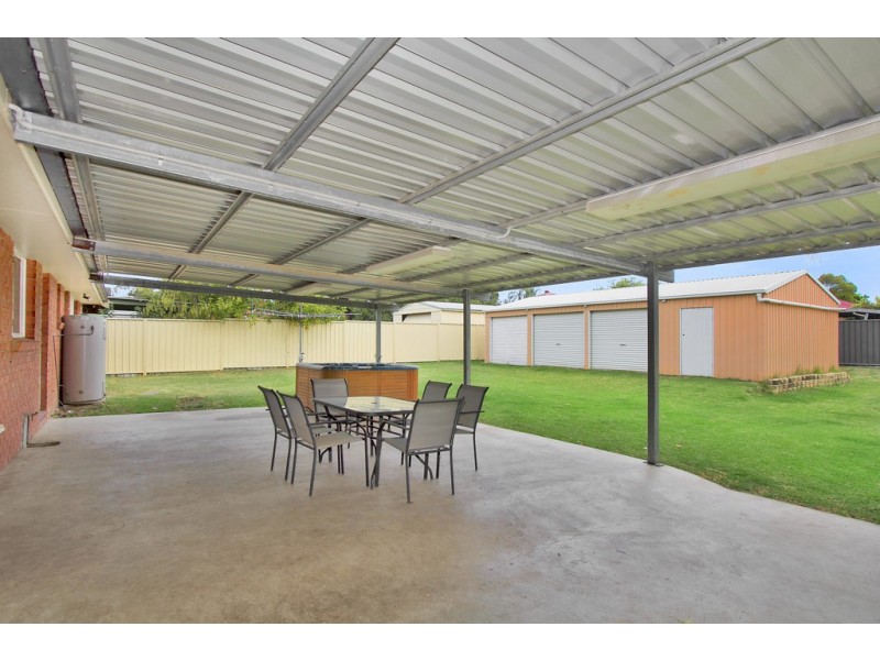 12 Grant Street, Kootingal NSW 2352