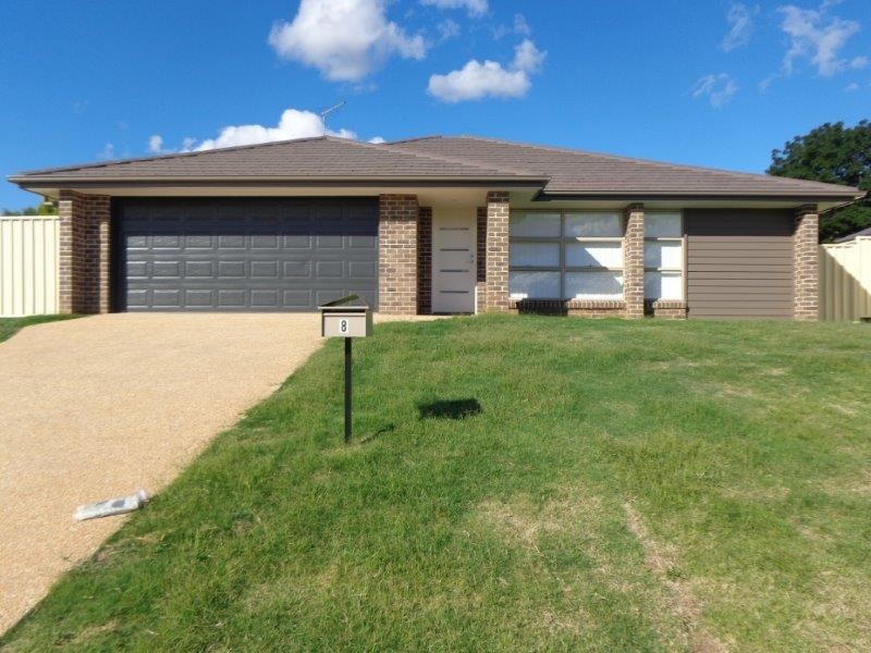 8 Regal Park Drive, Tamworth NSW 2340
