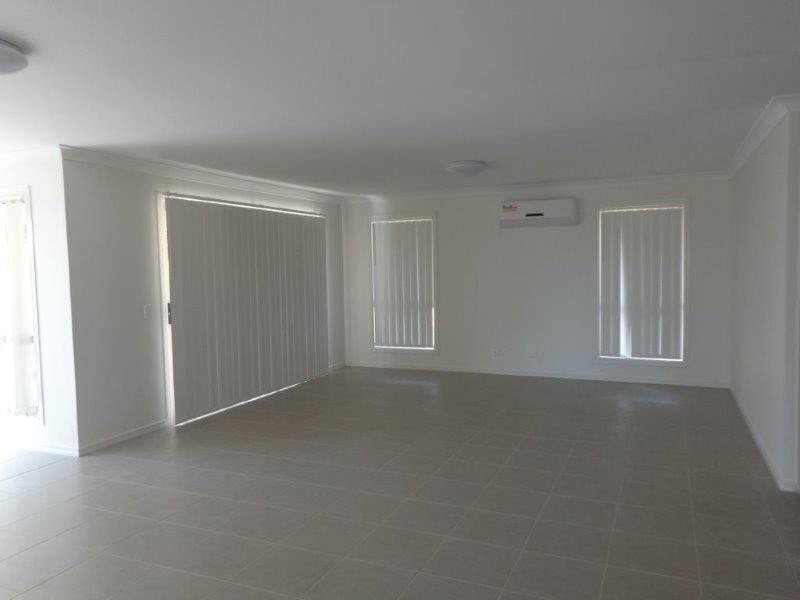 8 Regal Park Drive, Tamworth NSW 2340