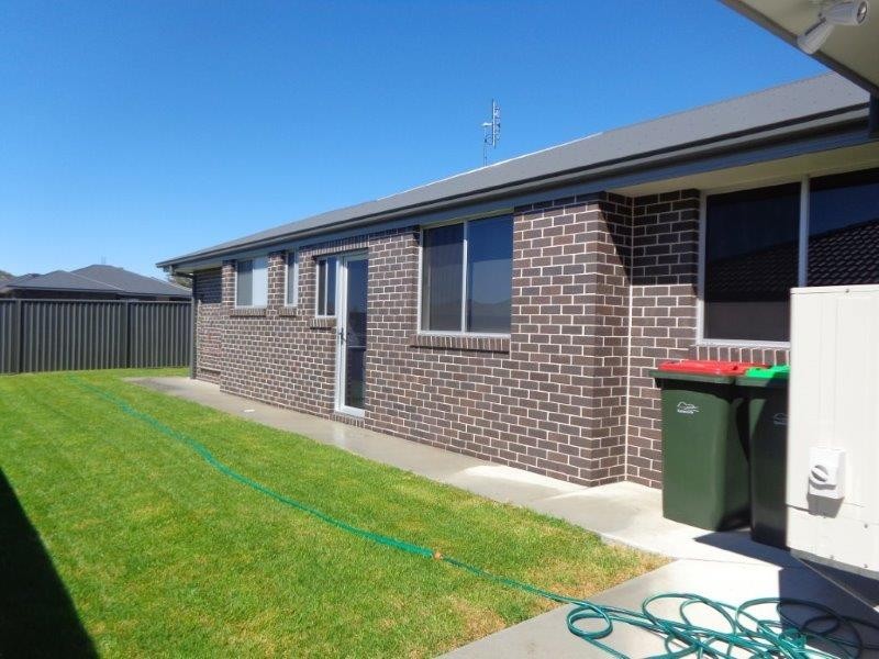 1 Grand Meadow Drive, Tamworth NSW 2340