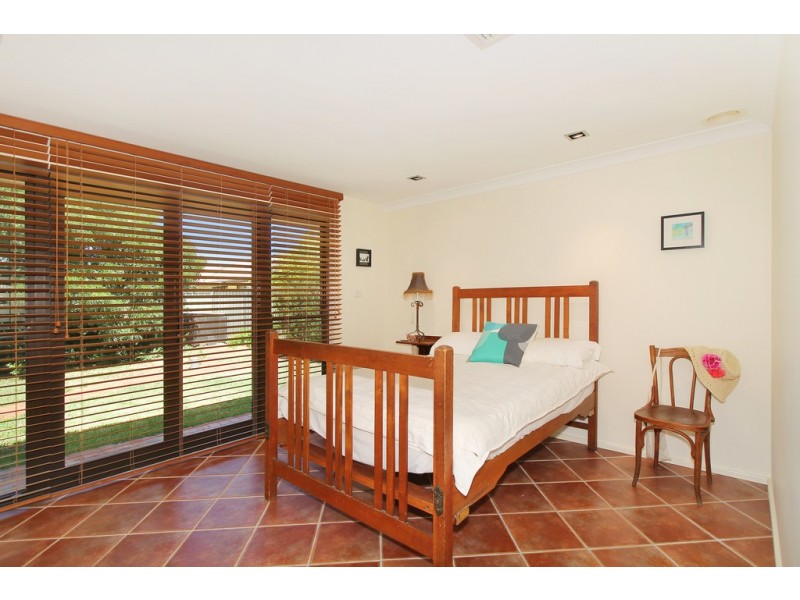 16 Gordon Street, Calala NSW 2340