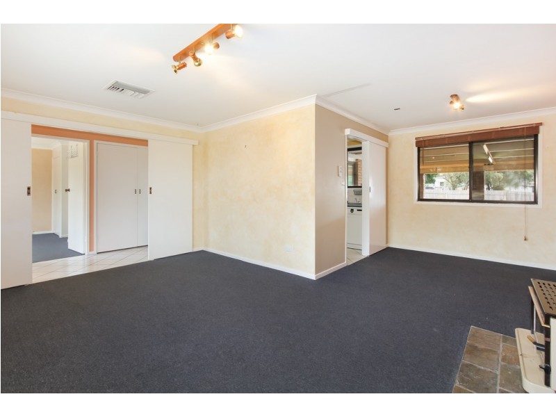 14 Osprey Way, Tamworth NSW 2340