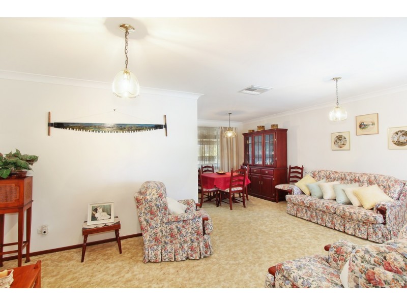 7 Nowland Crescent, Westdale NSW 2340