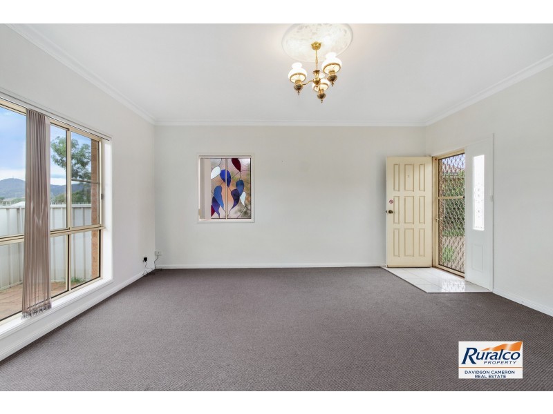 2/4 Gunn Place, Tamworth NSW 2340