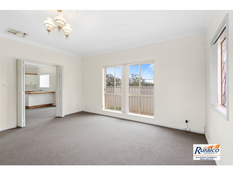 2/4 Gunn Place, Tamworth NSW 2340