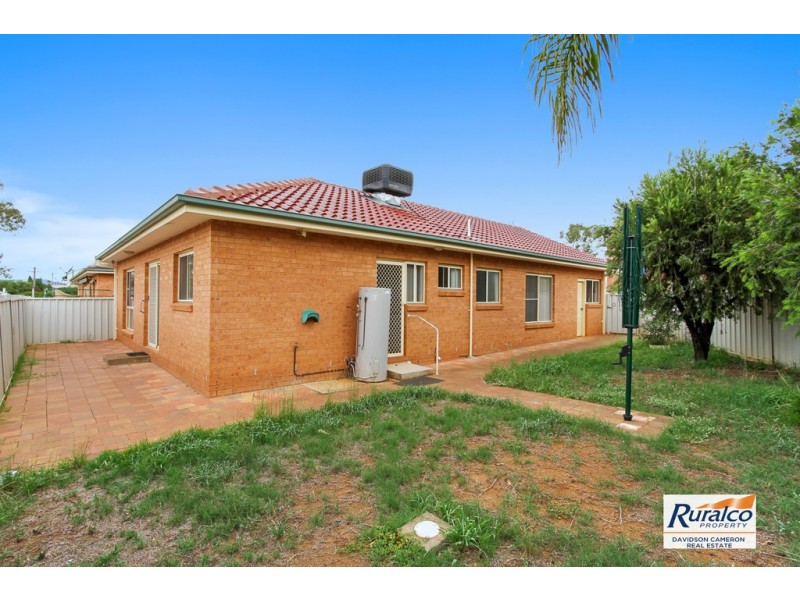 2/4 Gunn Place, Tamworth NSW 2340