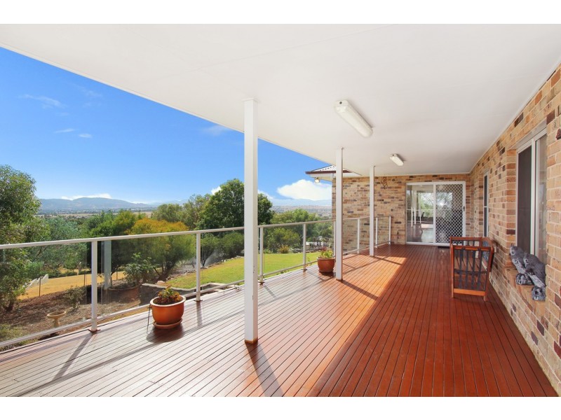 12 Lawrence Avenue, Tamworth NSW 2340