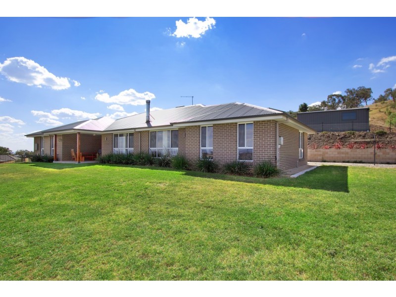 10 Bentwing Place, Tamworth NSW 2340