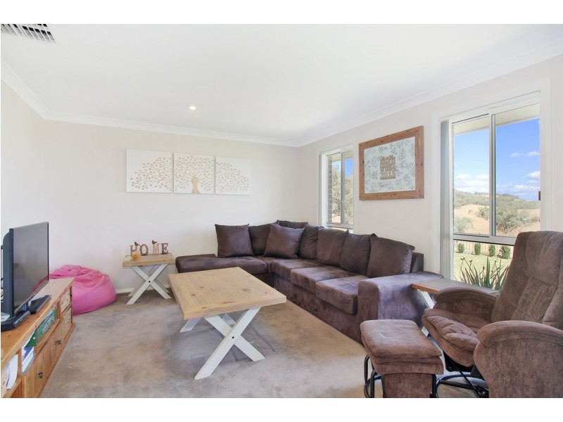 10 Bentwing Place, Tamworth NSW 2340