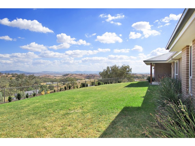 10 Bentwing Place, Tamworth NSW 2340