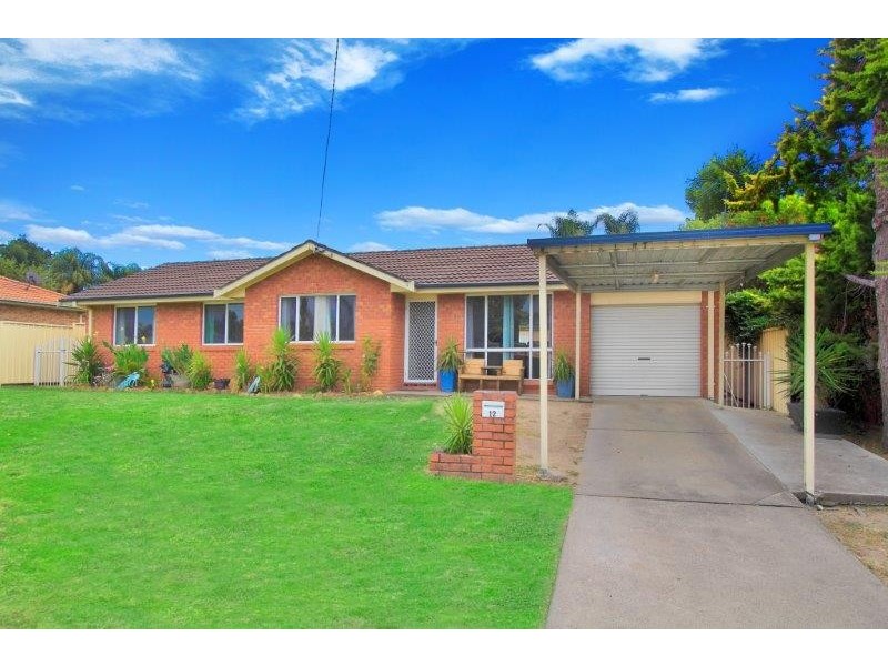 12 Grant Street, Kootingal NSW 2352