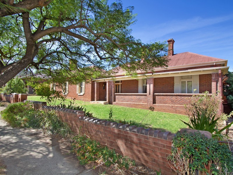 141 a-b Brisbane Street, East Tamworth NSW 2340