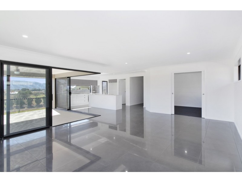 62 Peak Drive, Tamworth NSW 2340