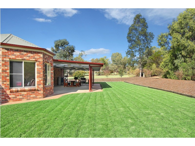102 Urangera Drive, Tamworth NSW 2340