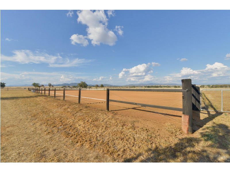 9 Kingswood Drive, Tamworth NSW 2340