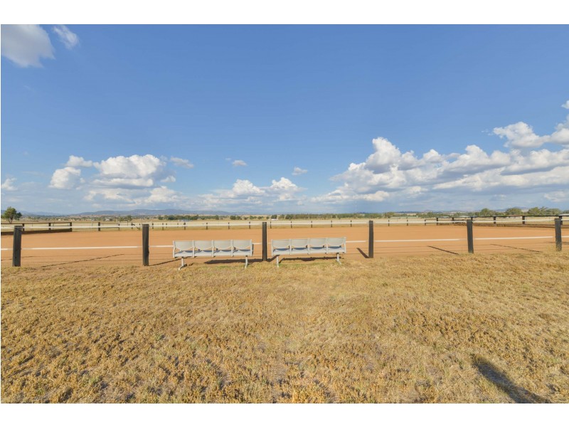 9 Kingswood Drive, Tamworth NSW 2340