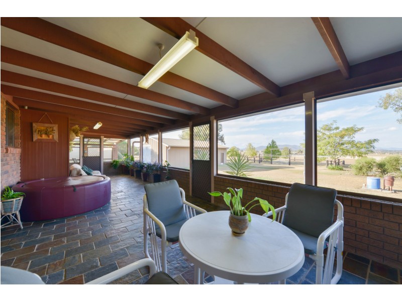 9 Kingswood Drive, Tamworth NSW 2340