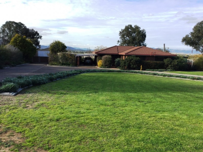 9 Kingswood Dr., Tamworth NSW 2340