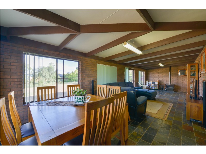 9 Kingswood Dr., Tamworth NSW 2340