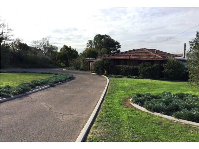 9 Kingswood Dr., Tamworth NSW 2340