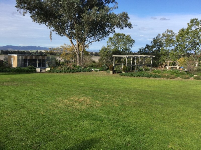 9 Kingswood Dr., Tamworth NSW 2340