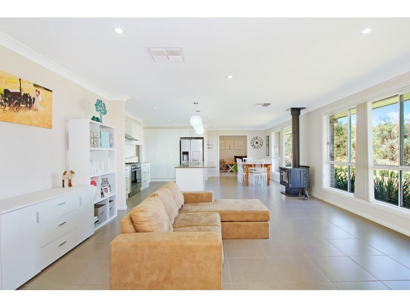 10 Bentwing Place, Tamworth NSW 2340