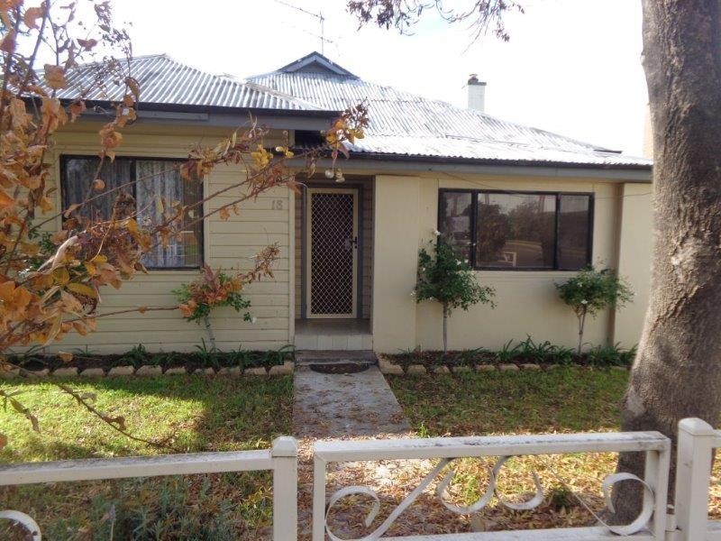 18 Denne Street, Tamworth NSW 2340