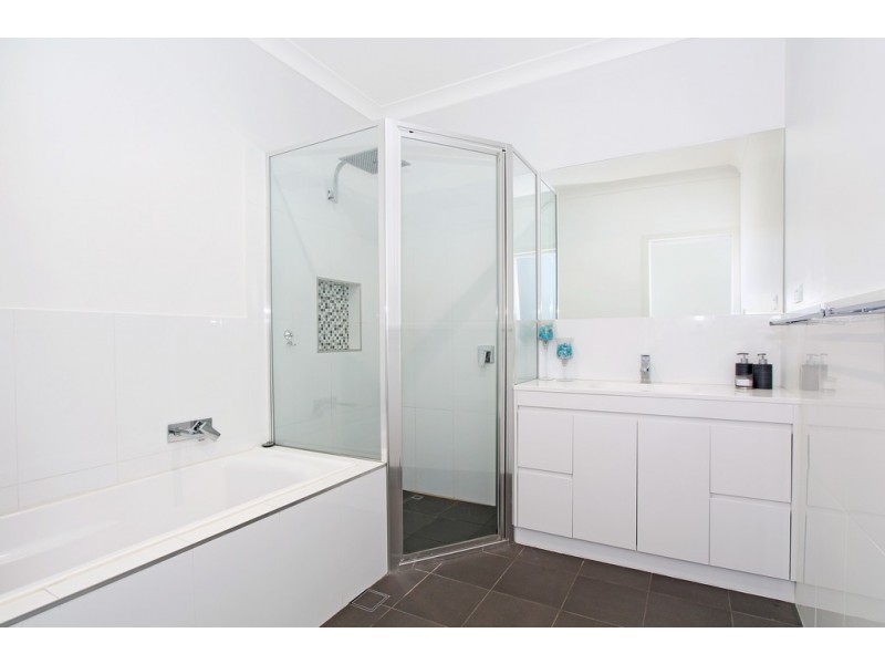 12 Paul Street, Tamworth NSW 2340