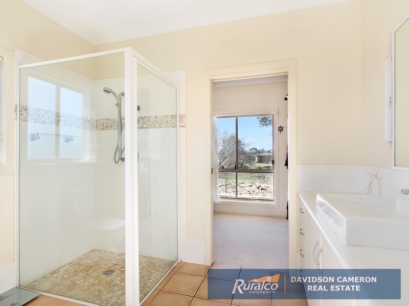 10 Regans Road, Tamworth NSW 2340