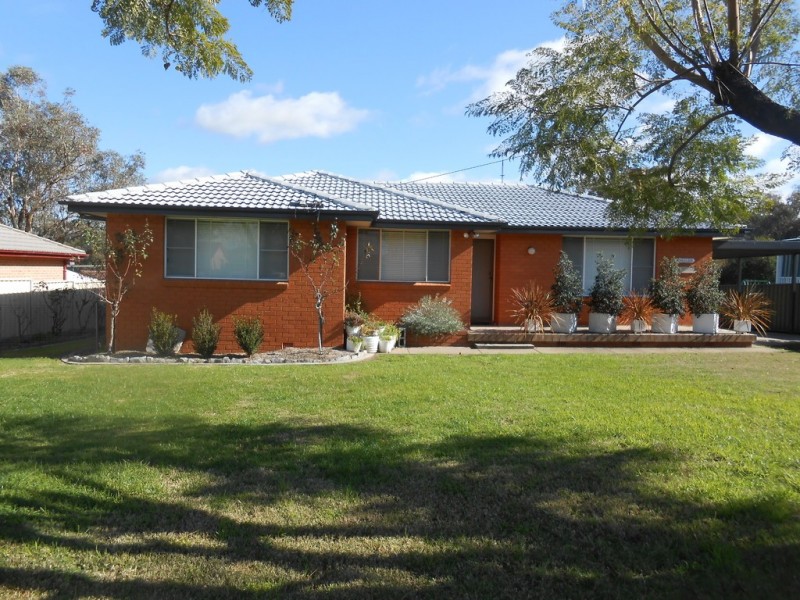 50 Denman Avenue, Kootingal NSW 2352