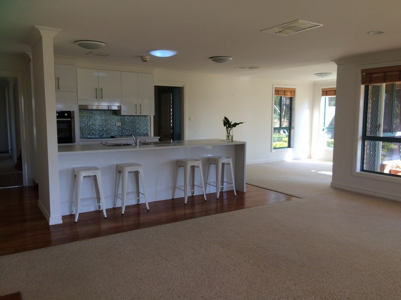 33 Phillip Lane, Tamworth NSW 2340