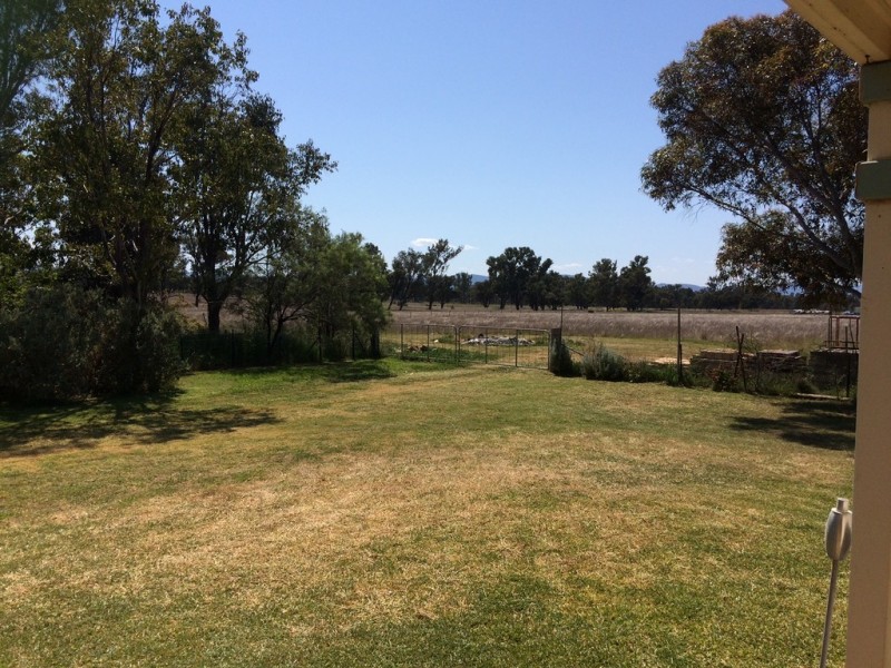 33 Phillip Lane, Tamworth NSW 2340