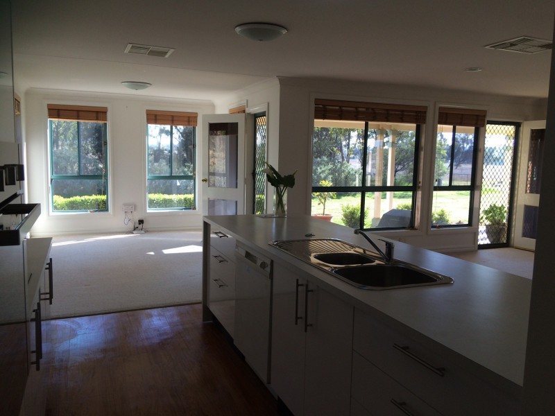 33 Phillip Lane, Tamworth NSW 2340