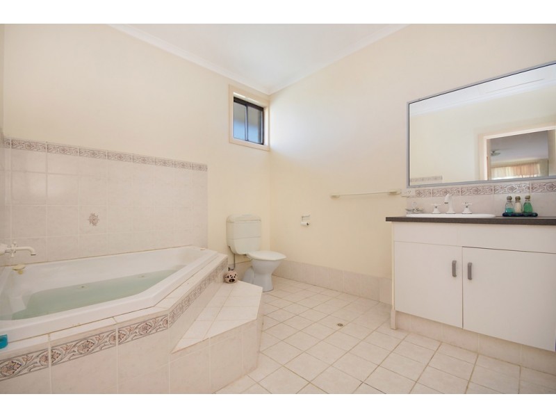 6 Funnell Drive, Modanville NSW 2480