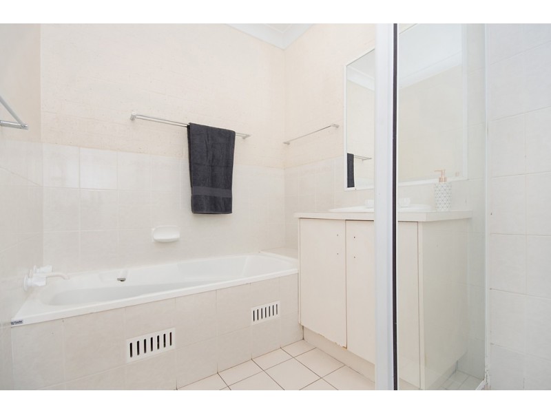 1/2 Bletchingly Street, Wollongbar NSW 2477