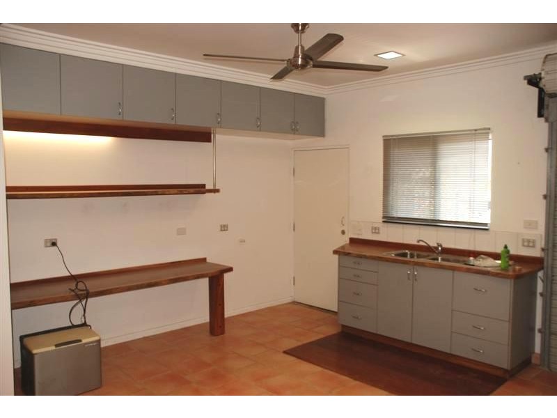 Coconut Grove NT 0810