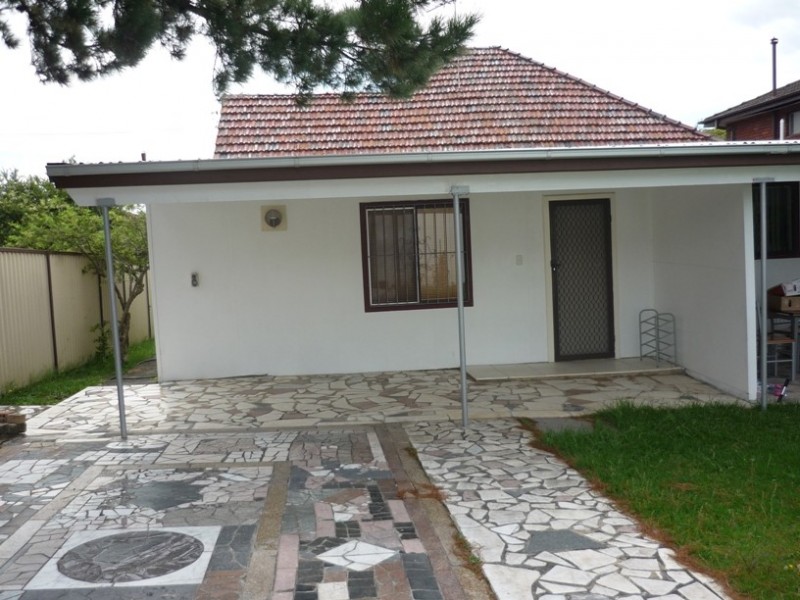 2/81 Harrow Road, Auburn NSW 2144