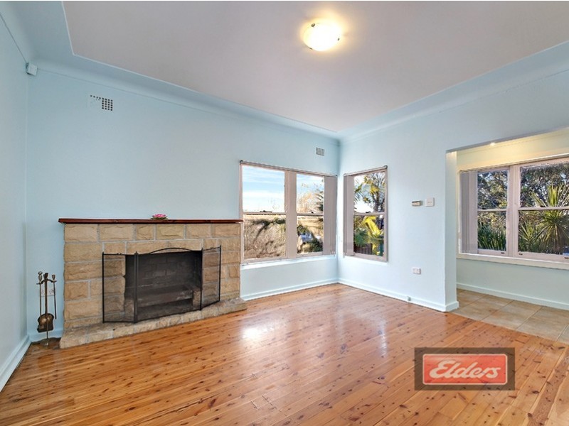 33 Kibo Road, Regents Park NSW 2143