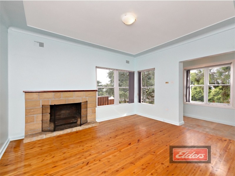 33 KIBO ROAD, Regents Park NSW 2143