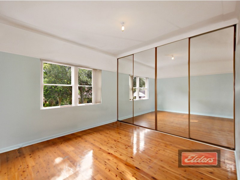 33 KIBO ROAD, Regents Park NSW 2143