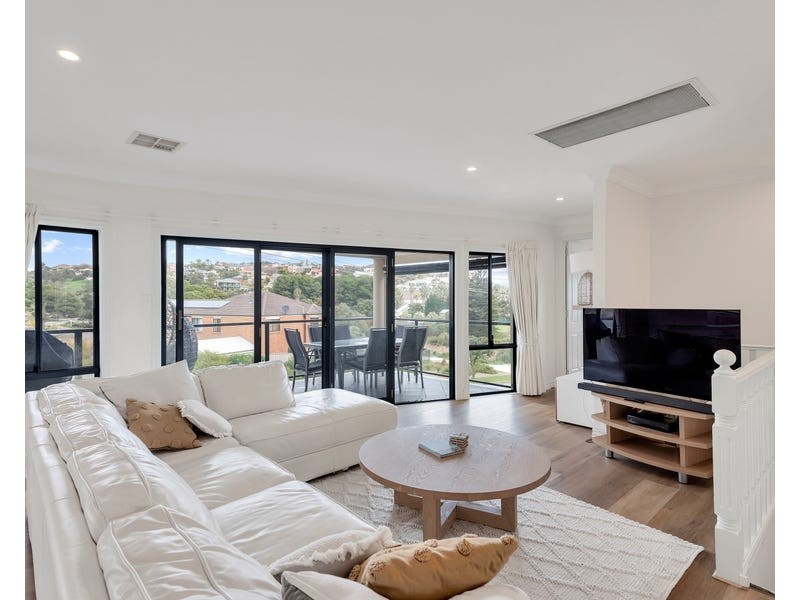 27 St Vincents Avenue, Hallett Cove SA 5158
