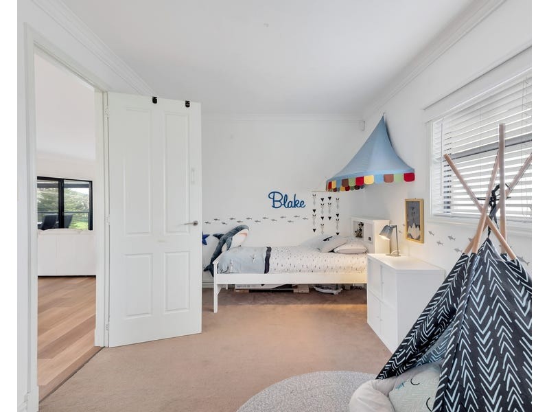 27 St Vincents Avenue, Hallett Cove SA 5158