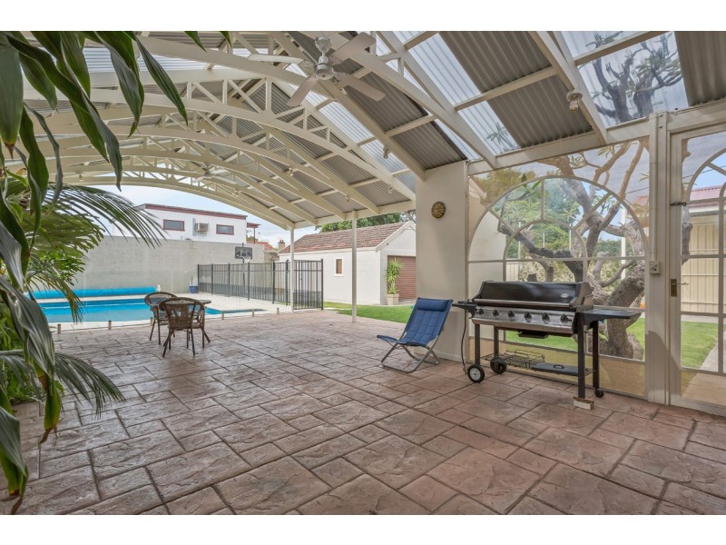 9 Gowrie Avenue, Glengowrie SA 5044