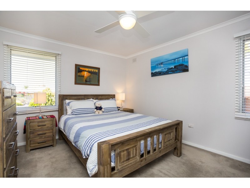 3 Resolute Crescent, Hallett Cove SA 5158