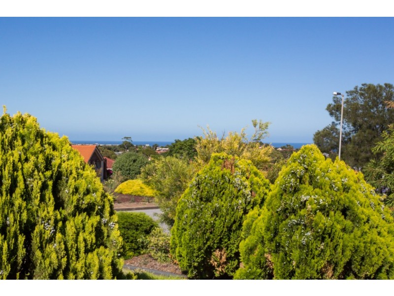 3 Resolute Crescent, Hallett Cove SA 5158