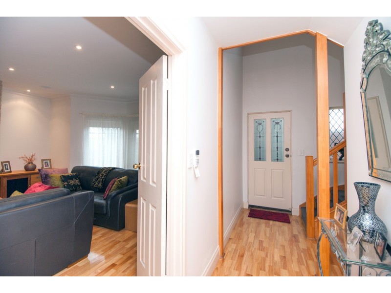 2A Clovelly Avenue, Glenelg North SA 5045