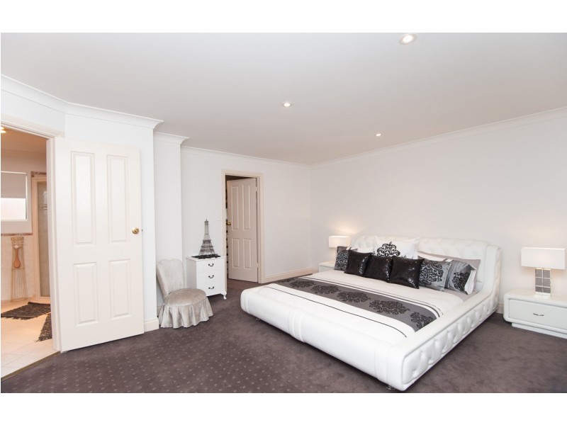 2A Clovelly Avenue, Glenelg North SA 5045